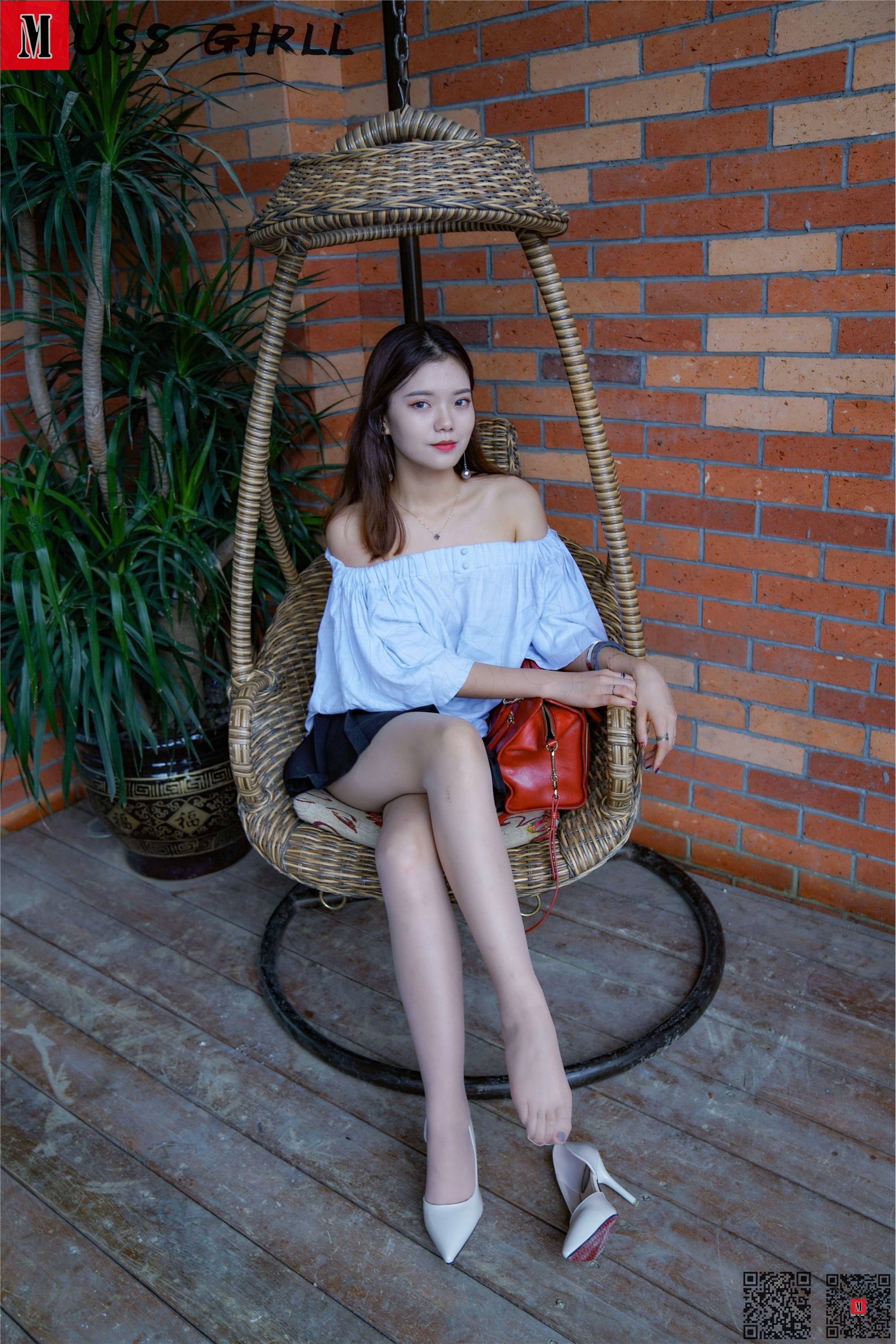 MussGirl慕丝女郎  NO.158 吊椅百褶裙肉丝